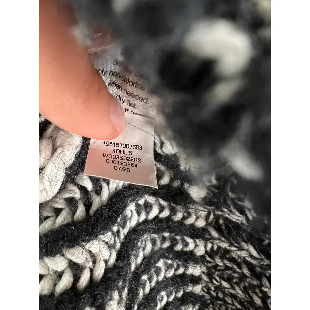 Elizabeth and James Black White Acrylic Knit Striped Pullover Sweater Medium M